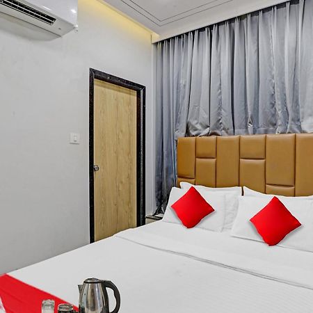 Hotel O Royal Orbit Surat Buitenkant foto