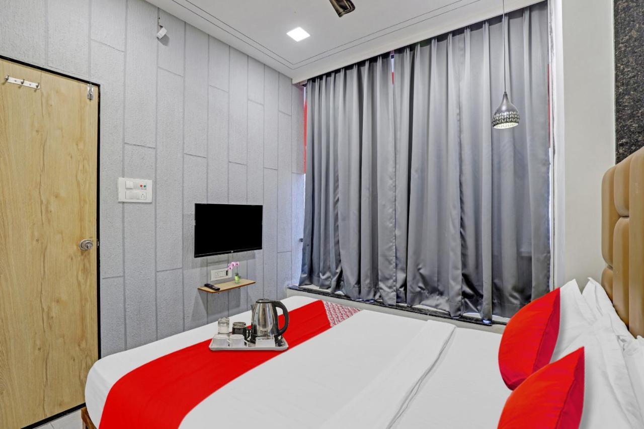 Hotel O Royal Orbit Surat Buitenkant foto